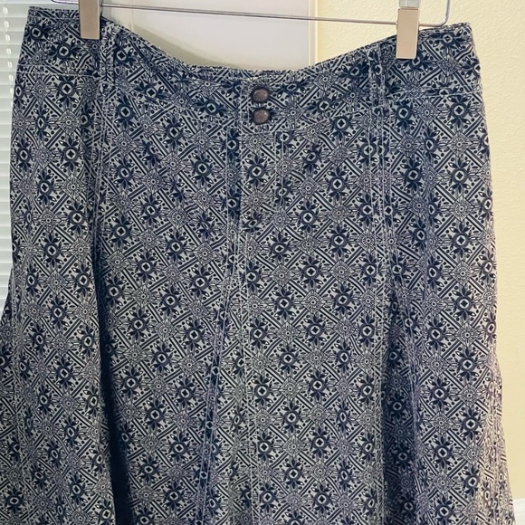 Athletic skort good used condition. Lots of life left init - Picture 6 of 8